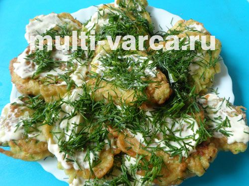 Кабачкові оладки з часником, майонезом і карі