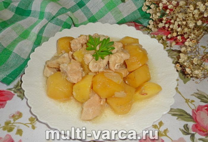 Картопля з курячим філе в мультиварці