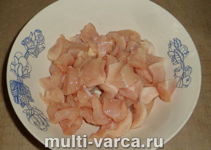 Картопля з курячим філе в мультиварці
