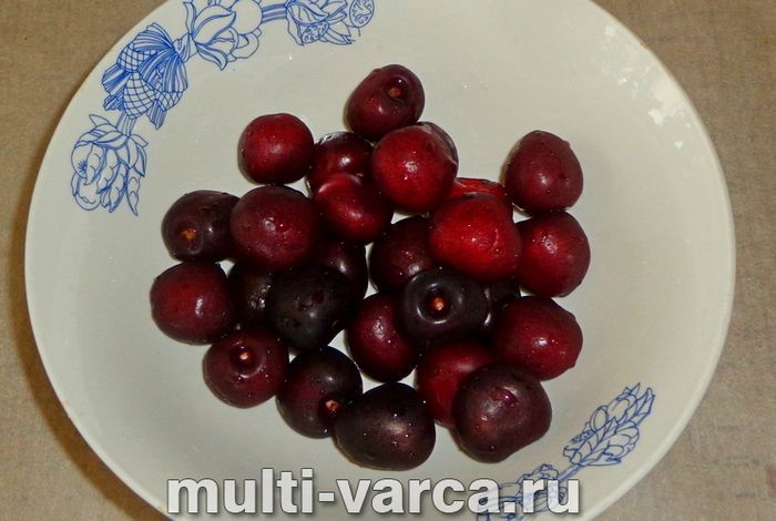Компот із черешні в мультиварці