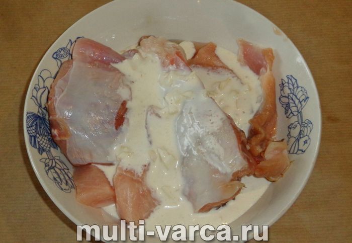 Кролик у сметанному соусі