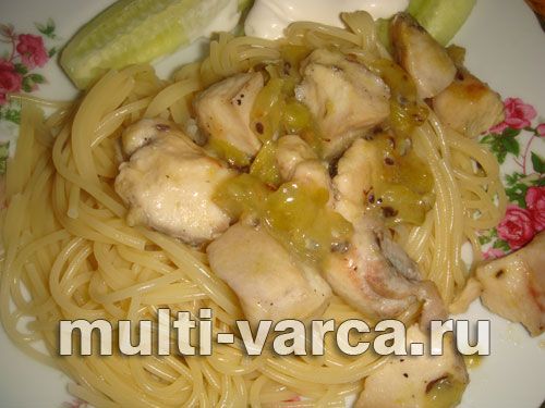 Куряча грудка під соусом із аґрусу