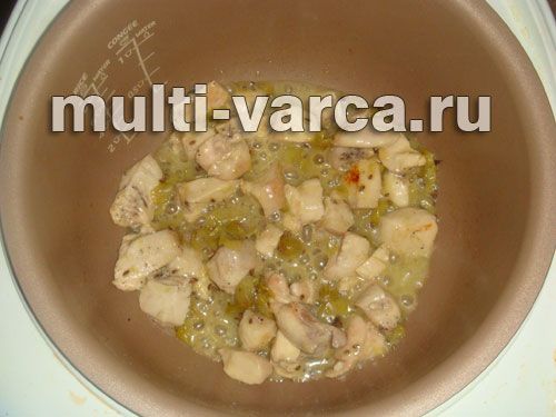 Куряча грудка під соусом із аґрусу