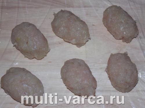 Курячі котлети з сиром і паприкою