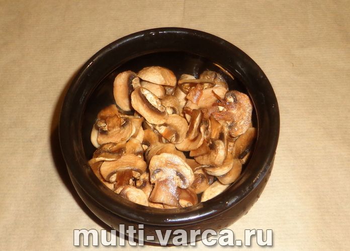Курячі ніжки з грибами в мультиварці