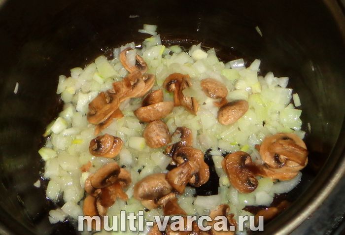 Курячі ніжки з грибами в мультиварці