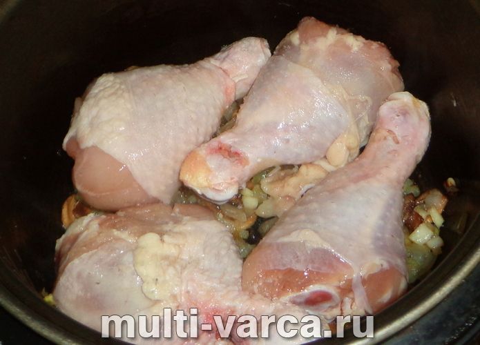 Курячі ніжки з грибами в мультиварці