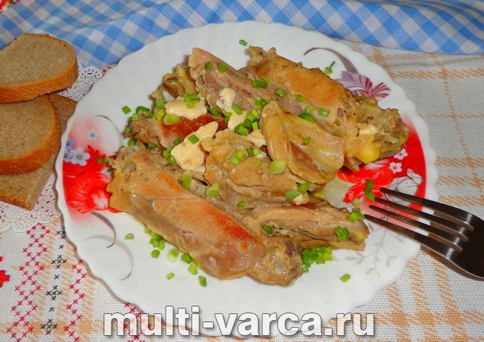 Курка в плавленому сирі в мультиварці