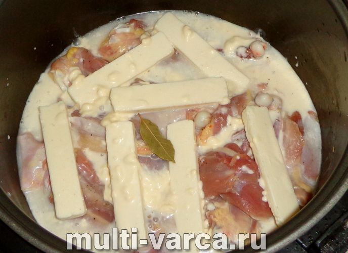 Курка в плавленому сирі в мультиварці