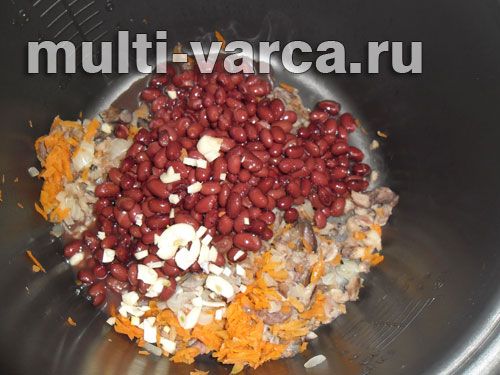 Квасоля з грибами по-домашньому