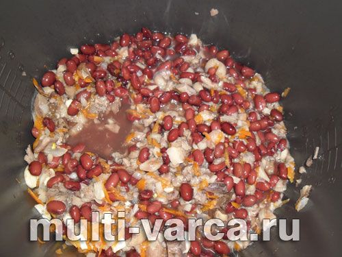 Квасоля з грибами по-домашньому