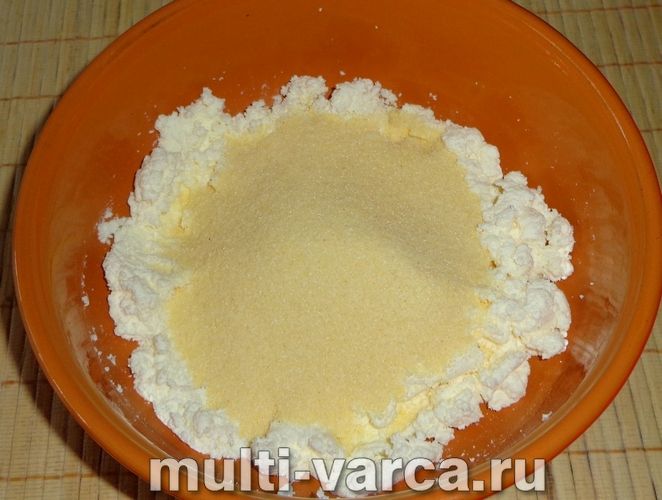 Манник із сиром у мультиварці