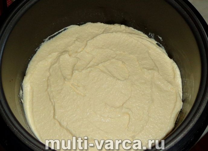 Манник із сиром у мультиварці