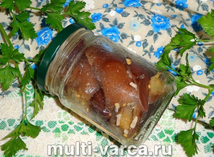 Мариновані баклажани з часником на зиму