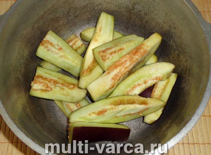 Мариновані баклажани з часником на зиму