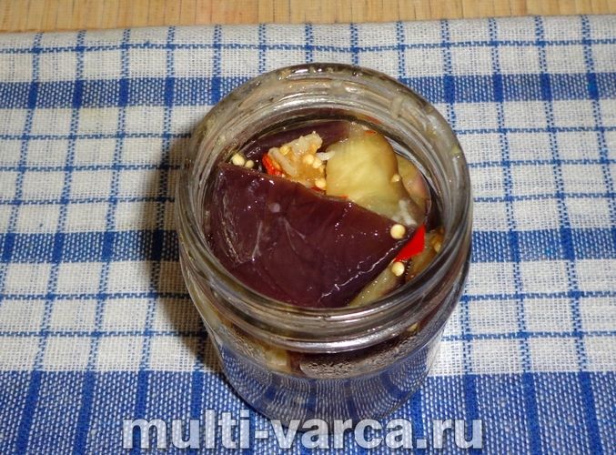 Мариновані баклажани з часником на зиму