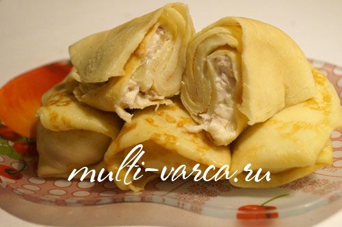 Млинці на молоці з начинкою з курки та сиру