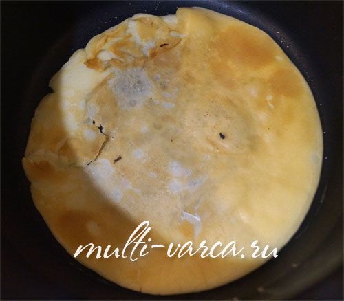 Млинці на молоці з начинкою з курки та сиру
