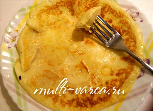 Млинці на молоці з начинкою з курки та сиру