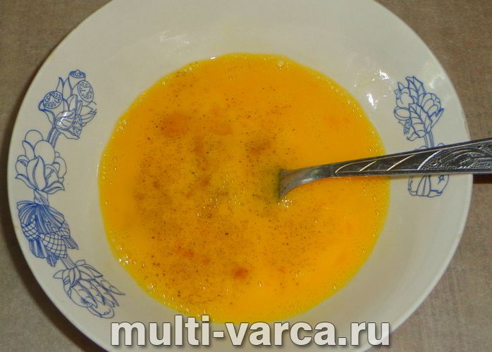 Омлет із сосисками в мультиварці
