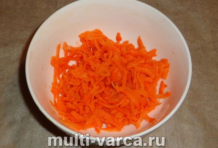 Овочеве рагу з кабачками та капустою в мультиварці