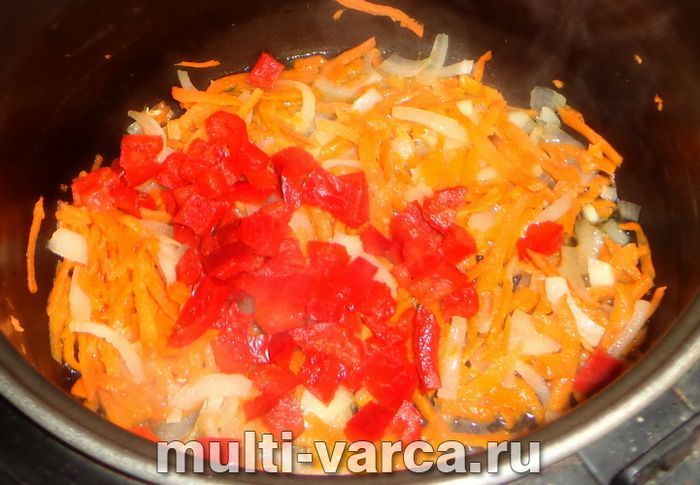 Овочеве рагу з кабачками та капустою в мультиварці