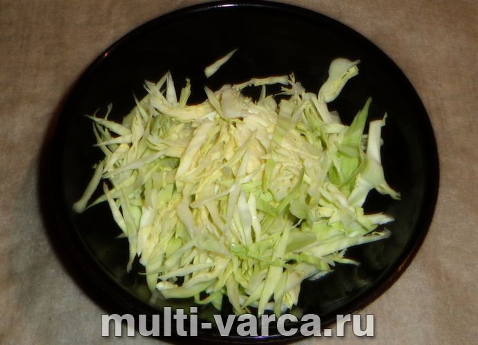 Овочеве рагу з кабачками та капустою в мультиварці