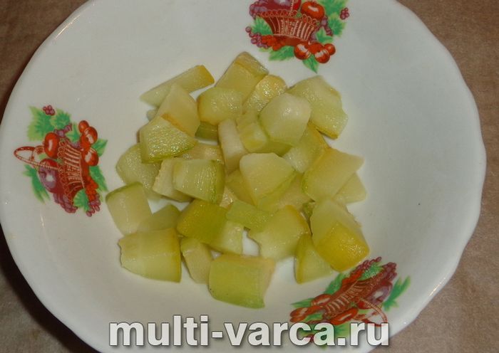 Овочеве рагу з кабачками та капустою в мультиварці