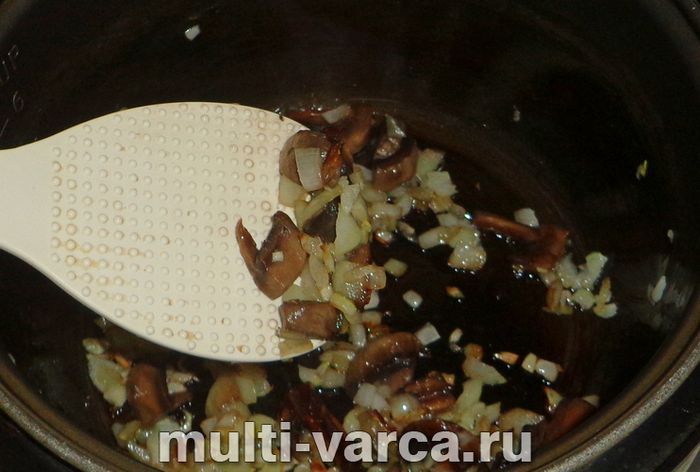 Перловка з печерицями в мультиварці