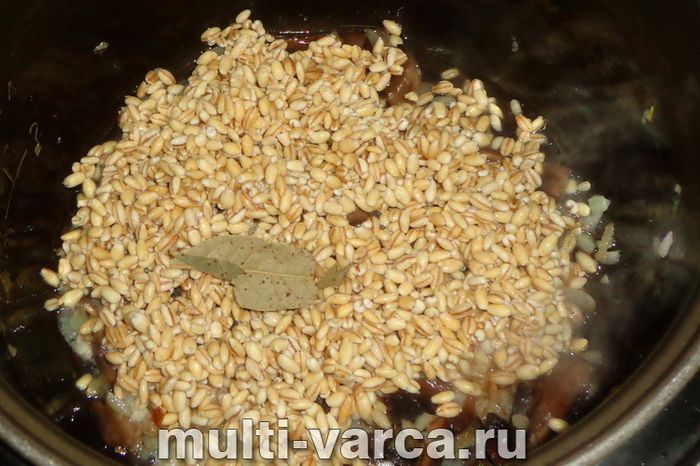 Перловка з печерицями в мультиварці