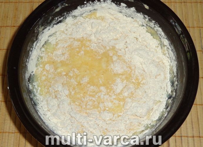 Піца на кефірі в мультиварці