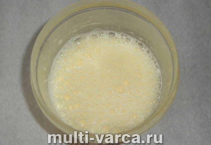 Пиріг на кислому молоці в мультиварці