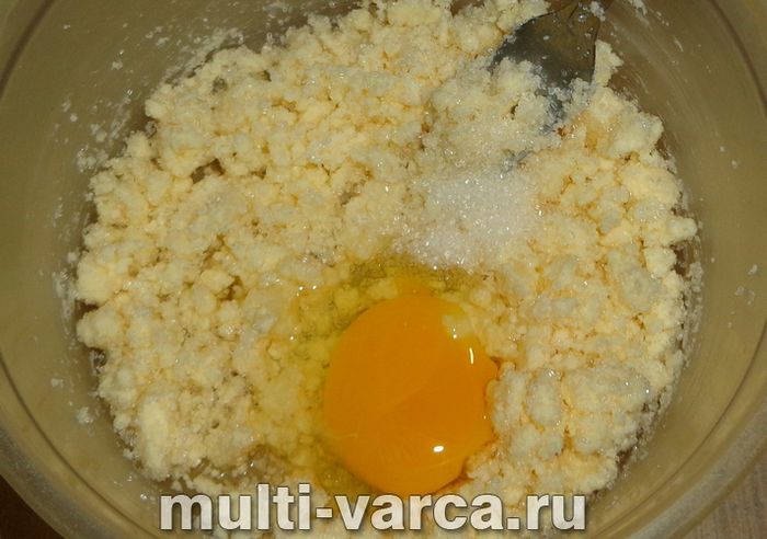 Пиріг з абрикосовим варенням у мультиварці