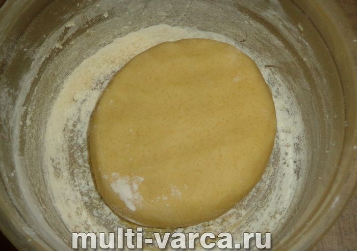 Пиріг з абрикосовим варенням у мультиварці