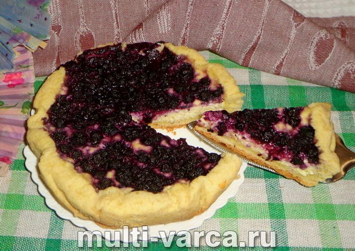Пісочний пиріг із чорницею та сиром