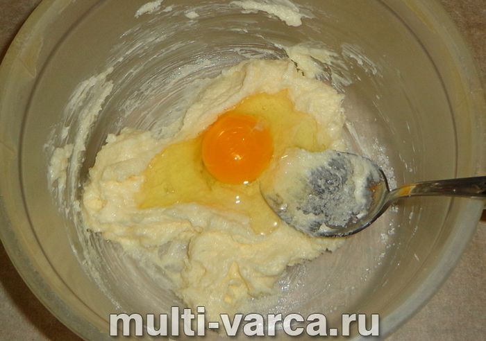 Пісочний пиріг із чорницею та сиром