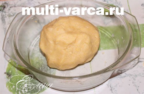 Сирний пиріг зі смородиною в мультиварці