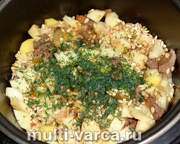 Розсольник із перловкою в мультиварці