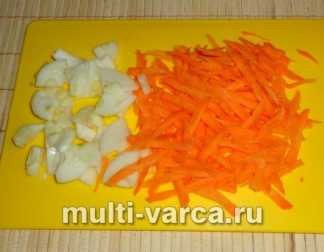 Розсольник із перловкою в мультиварці