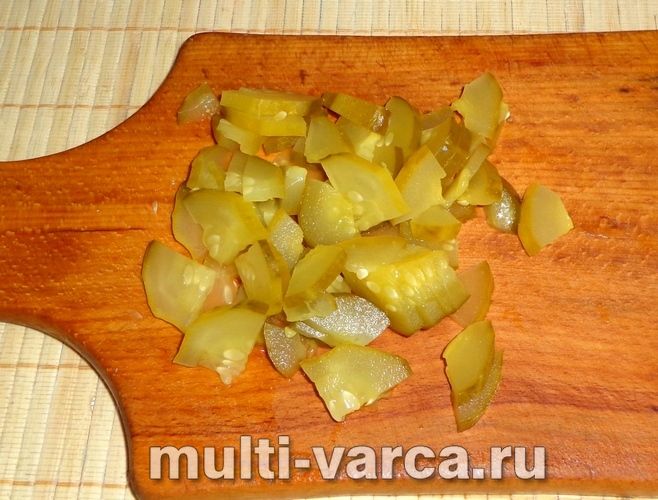 Розсольник із перловкою в мультиварці