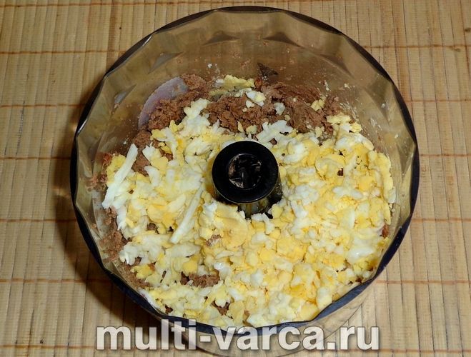 Рулетики з млинців із печінковою начинкою