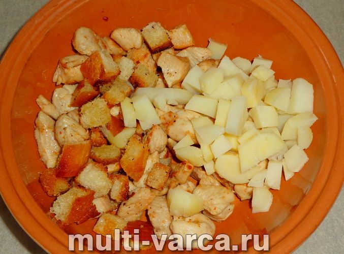 Салат із куркою та сухариками «Апельсинова часточка»
