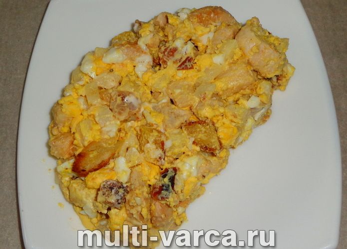 Салат із куркою та сухариками «Апельсинова часточка»