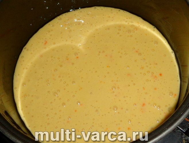 Шарлотка з мандаринами в мультиварці