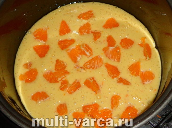Шарлотка з мандаринами в мультиварці