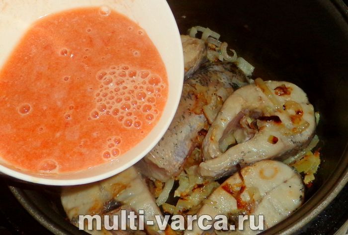 Щука в томатному соусі в мультиварці