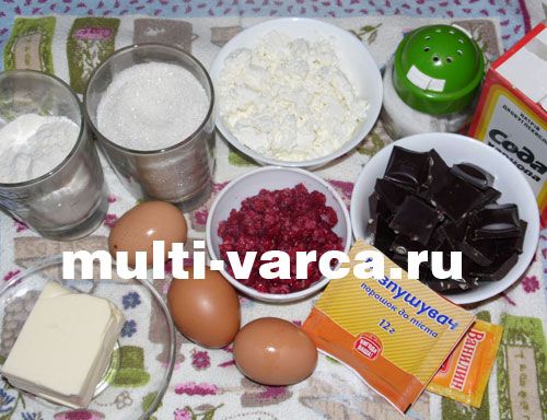 Шоколадний брауні з сиром і малиною в мультиварці