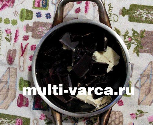 Шоколадний брауні з сиром і малиною в мультиварці