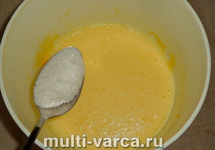Шоколадний пиріг на кефірі в мультиварці