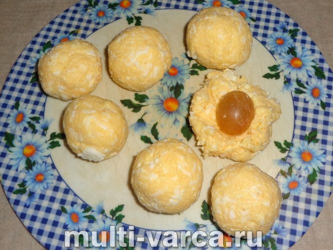 Сирні кульки з виноградом